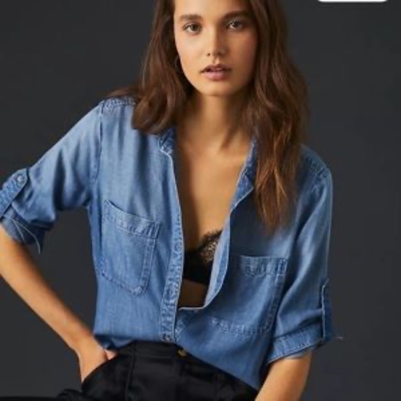 cloth & stone Tops - Cloth & Stone Denim Chambray Shirt Button Top Size Large Split Hem Back
